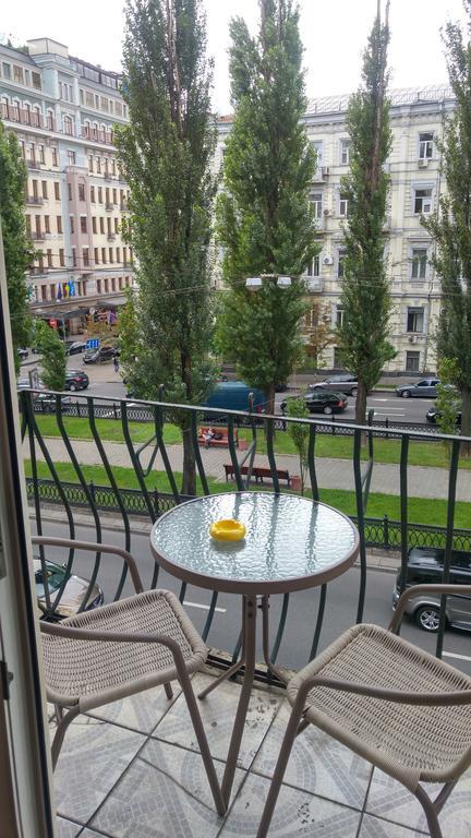 Shievchienko 10 Apartment Kyiv Exterior photo